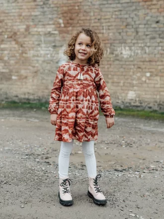 mara mea - Kinderkleid cherry pie in rostbraunem Print - fair - nachhaltig - innovativ