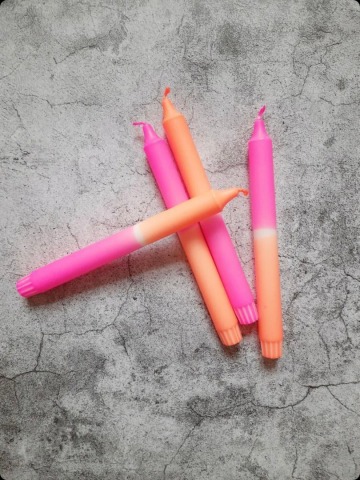 B. K. UNIQUE ARTS - Kerze groß - Pink-orange - Handgetaucht