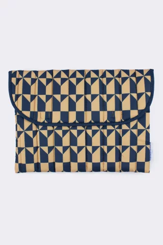 KIND BAG LONDON - Navy Coffee | 16 Laptop Sleeve - ade from 8 recycled plastic bottles destined