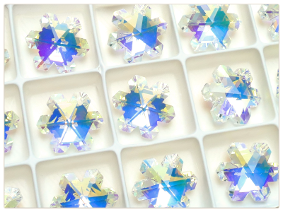 20mm Snowflake Crystal AB Solaris Kristall, multicolor Schneeflocke, goldener Anhänger, goldenes K9