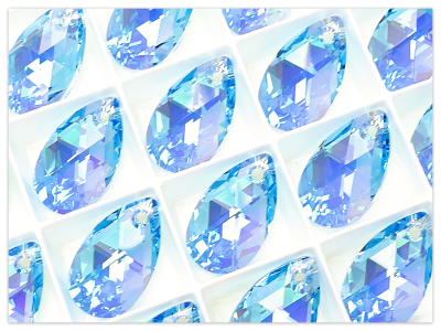 16mm Swarovski Pear-shaped Aquamarine AB, 6106 Swarovski Pear, multicolor Kristall, blaues Kristall,
