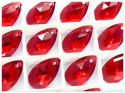 16mm Swarovski Pear-shaped Scarlet Shimmer, 6106 Swarovski Pear, multicolor Kristall, rotes Tropfen