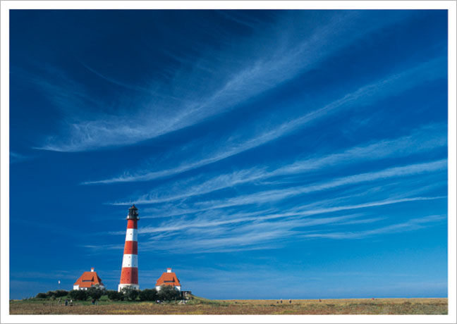 Postkarte Leuchtturm Westerhever mit Federwolken