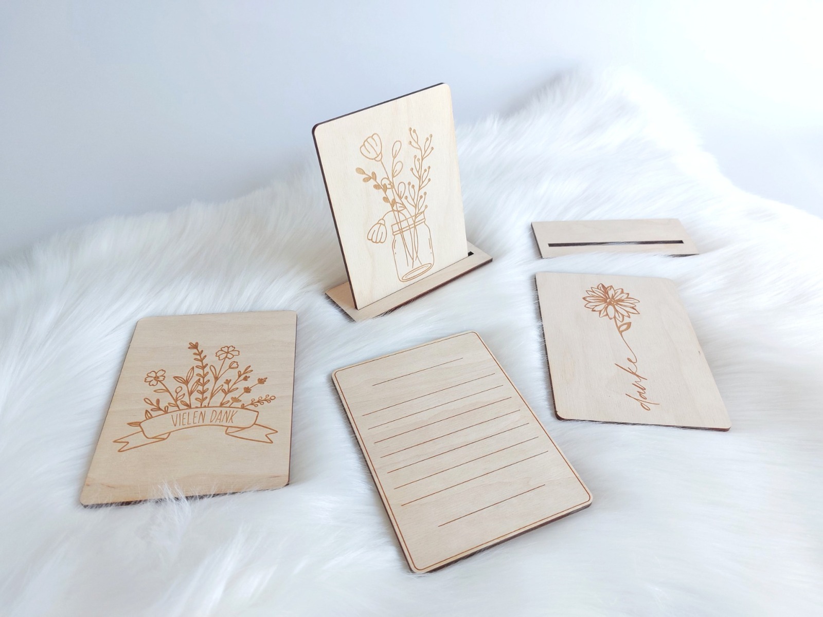 Holzkarte mit Blumen Motiv - Danke Blumen - Holz Postkarten Format - Grußkarten aus Holz