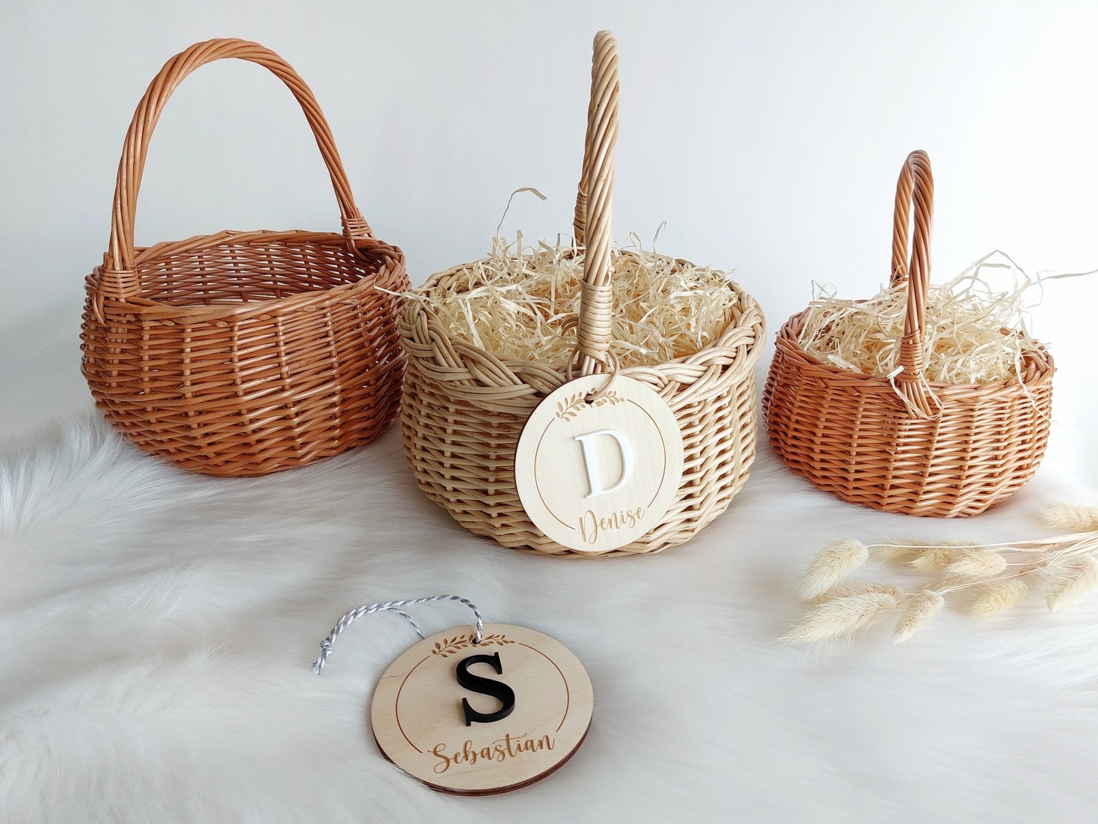 Geschenkkorb mit 3D Kreis Anhänger und Holzwolle für Kinder, Namensschild mit Initialen