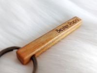 Holzstab Schlüsselanhänger | Holz Stäbchen mit Metallring individuelle Gravur Geschenk 5