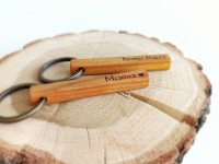 Holzstab Schlüsselanhänger | Holz Stäbchen mit Metallring individuelle Gravur Geschenk 7