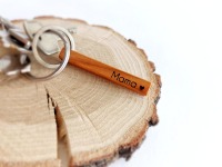Holzstab Schlüsselanhänger | Holz Stäbchen mit Metallring individuelle Gravur Geschenk 10