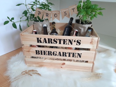 Biergarten / Kräutergarten mit Namen - personalisierte Aufkleber oder Holz Geschenkkiste DIY Vatertags Muttertagsgeschen zum selbst Befüllen