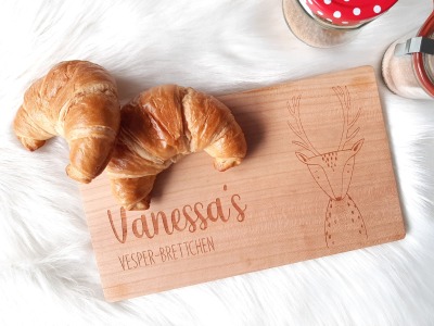Frühstücksbrettchen Tier-Motiv mit Namen / Spruch - Vesperbrettchen für Kinder personalisiert Kirschholz Buche mit Herz Esche mit Rille