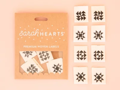 Sarah Heart Label Quiltblock HST, ecru schwarz - Webettiket Label by Sarah Heart