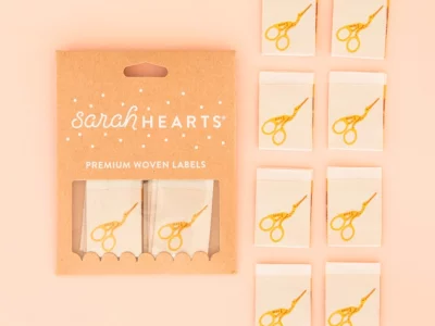 Sarah Heart Label Storchenschere 8 Stück, Ecru ocker - Webettiket Label by Sarah Heart