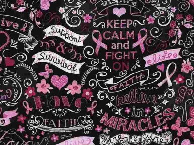0,25m Baumwolle Timeless TreasuresPink Ribbon Chalkboard Schrift Gail Belive, schwarz pink