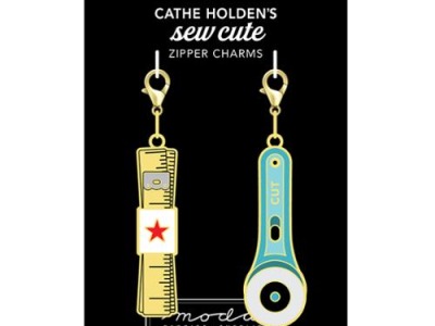 2 Zipper Charms by Cathe Holden, Maßband und Rollschneider, Anhänger für Reißverschluß, gold bu