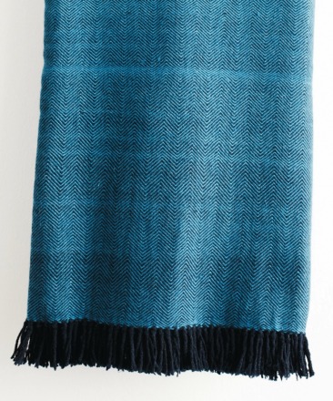 HandWerkKunst - soft touch XL-blanket blue/black