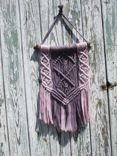 Makramee Wandbehang ,zweifarbig,Lavendel-Rosa aus Baumwollkordel,Handgeknüpft,Boho - Wanddeko