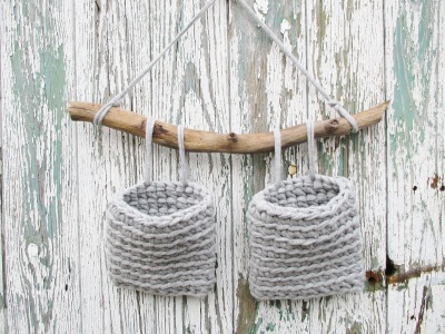 Hänge-Utensilo mit 2 Häkelkörben in Grau , Hygge , Wand-Korb aus recycelten Baumwolle , Utensilo