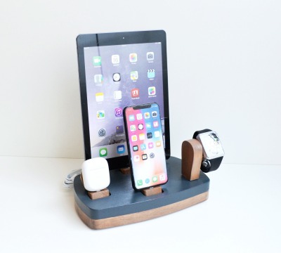 Docking Station, charging station organizer for iPhone iPad and iWatch and AirPods - iDOQQ QUATRO