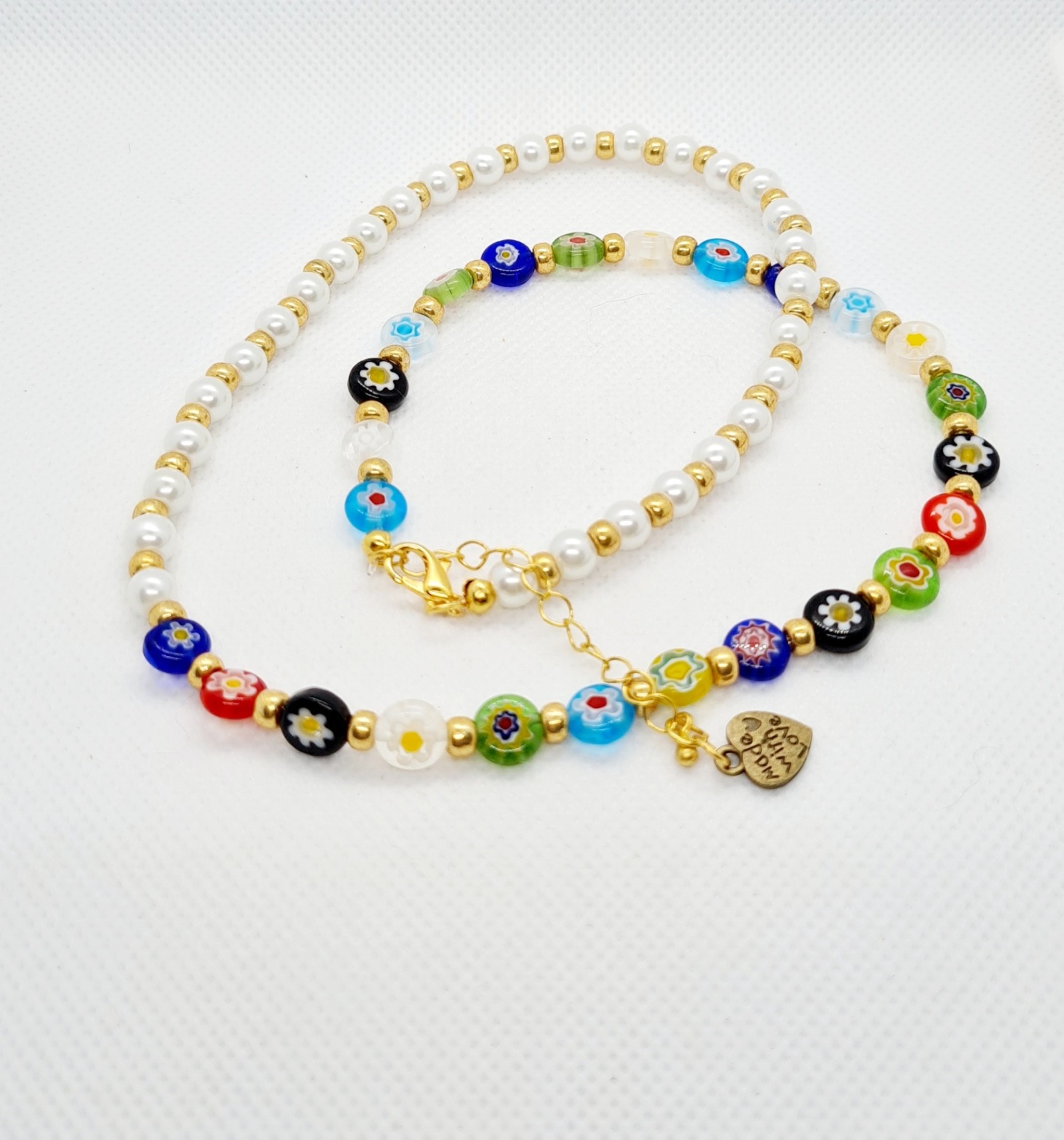 Halskette aus Glaswachsperlen in weiß mit Millefiori-Discs in multicolor und Rocailles Perlen 3