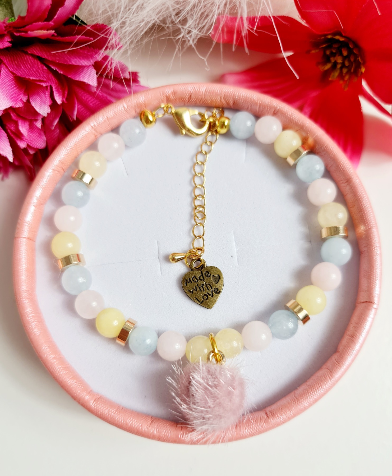 Armband aus Chalcedon Perlen in pastell mit Pompom 9