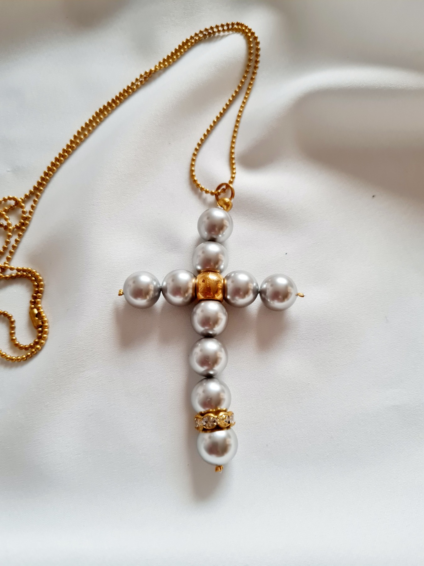Halsketten aus Kugelkette mit Kreuz-Anhänger 2