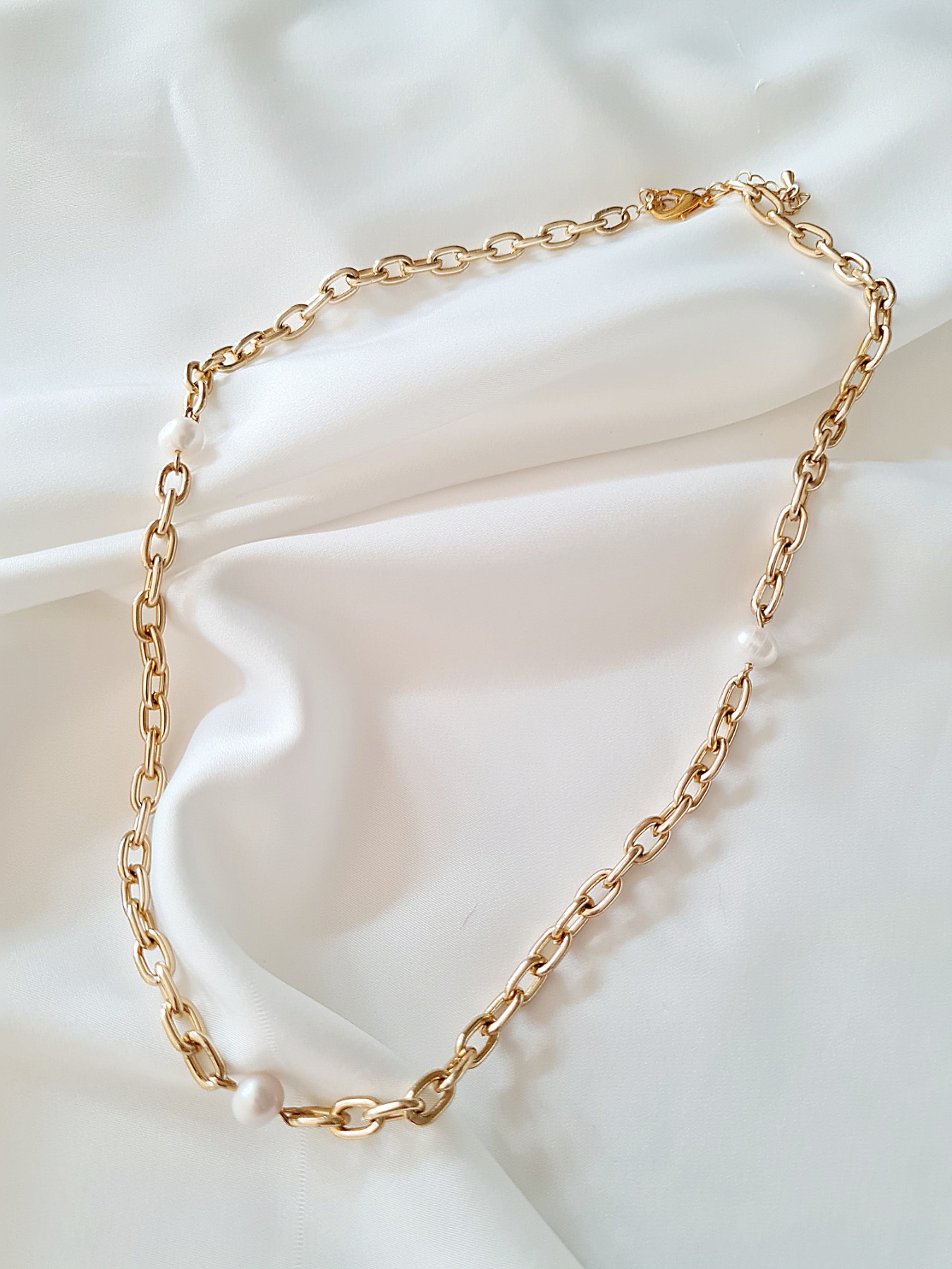 Halskette aus goldgarbener Gliederkette 6