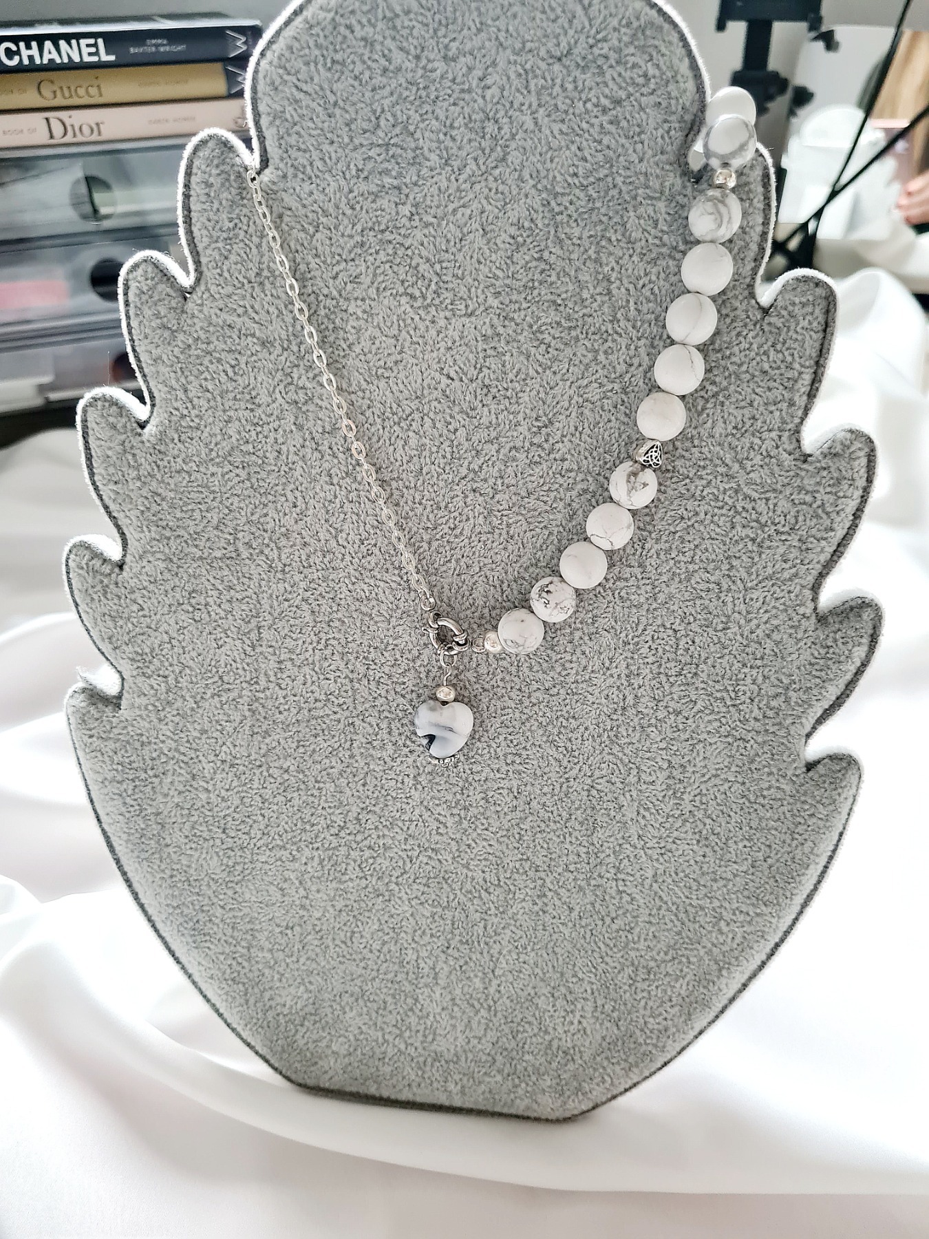 Gliederkette Howlithperlen Halskette Eleganz vielseitiges Accessoire 2