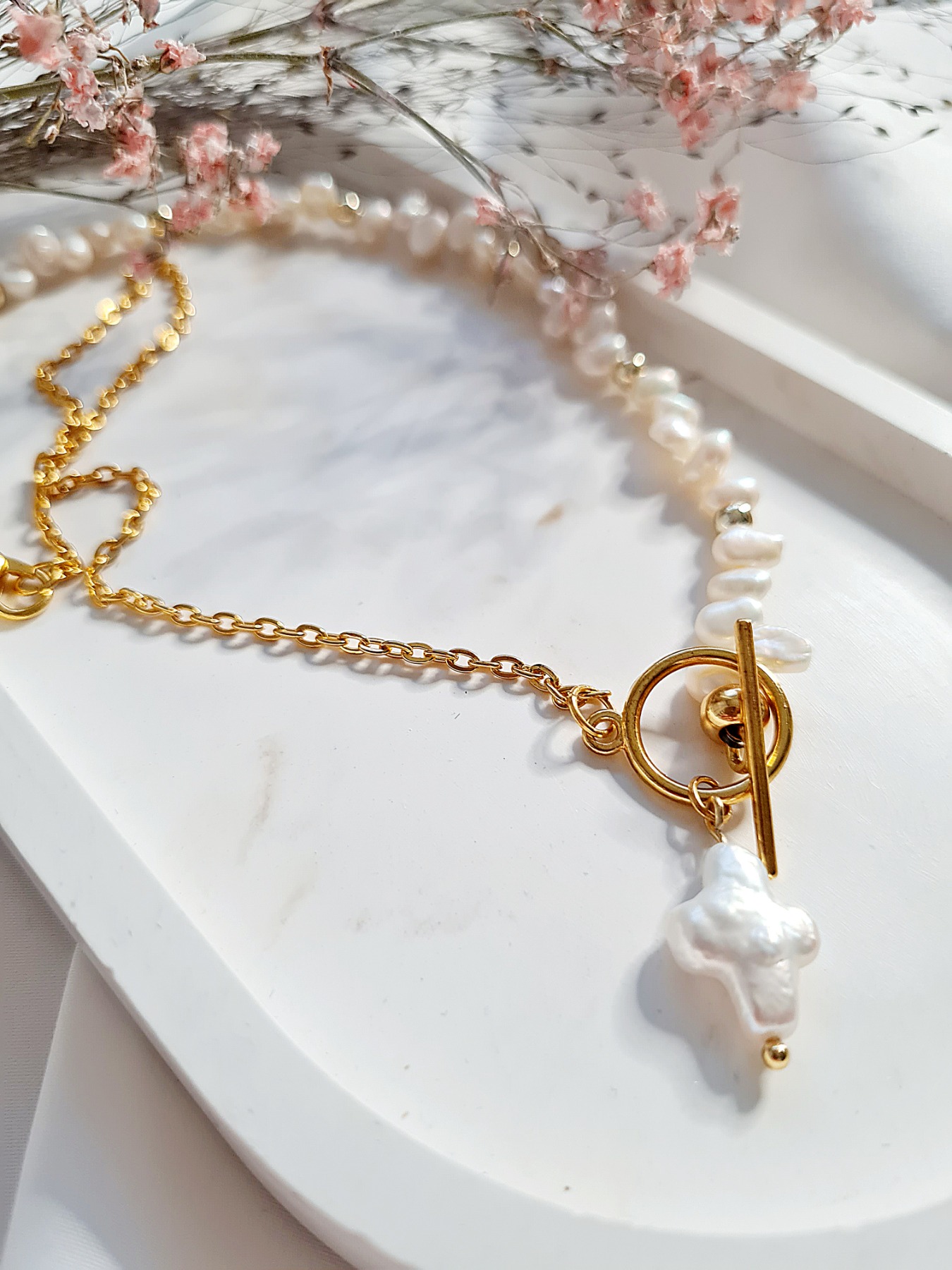 Halskette aus Edelstahl und Süßwasser-Zucht-Perlen 3