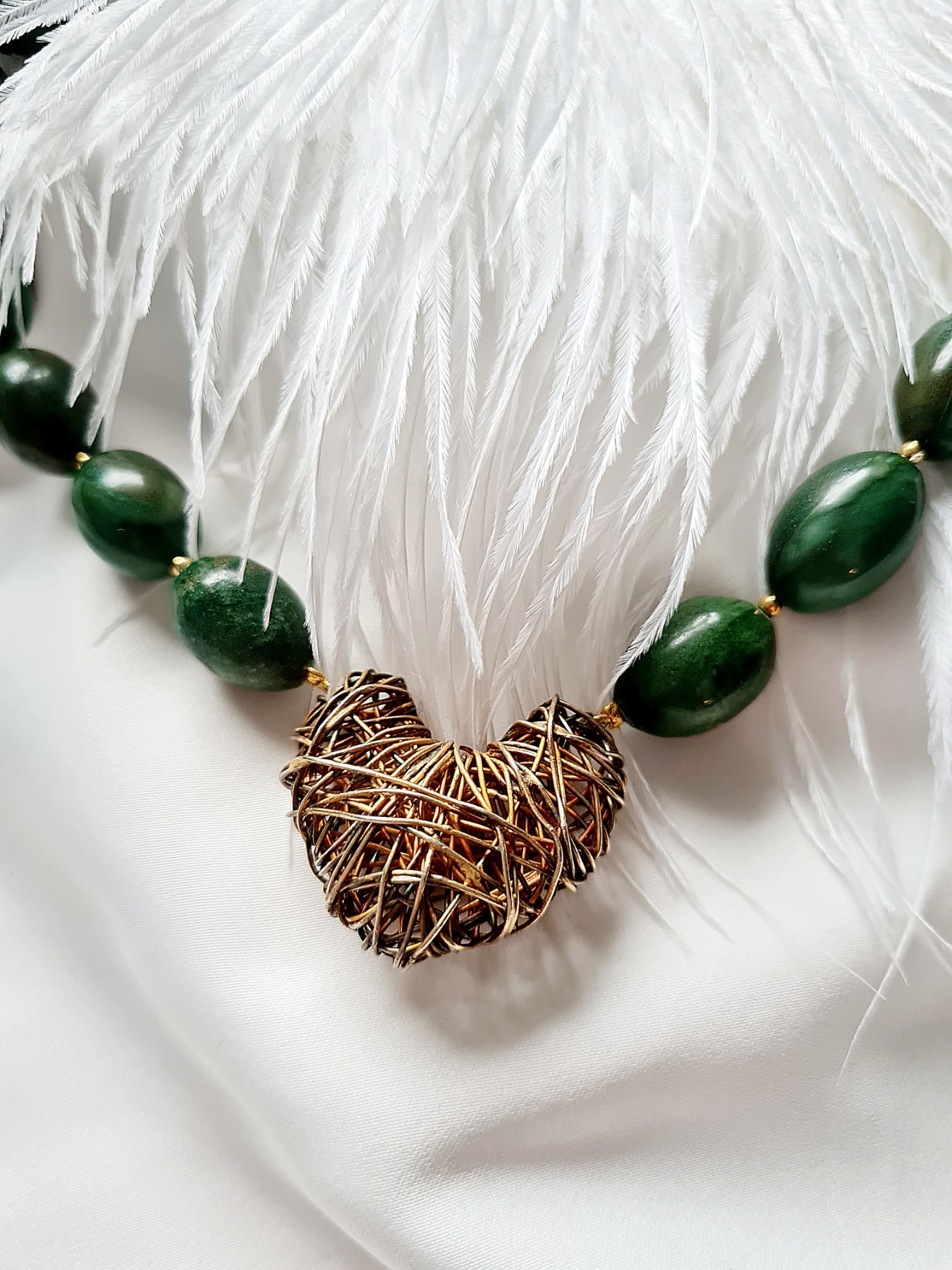 Vintage Halskette Drahtherz Jadeperlen Ausdrucksstark