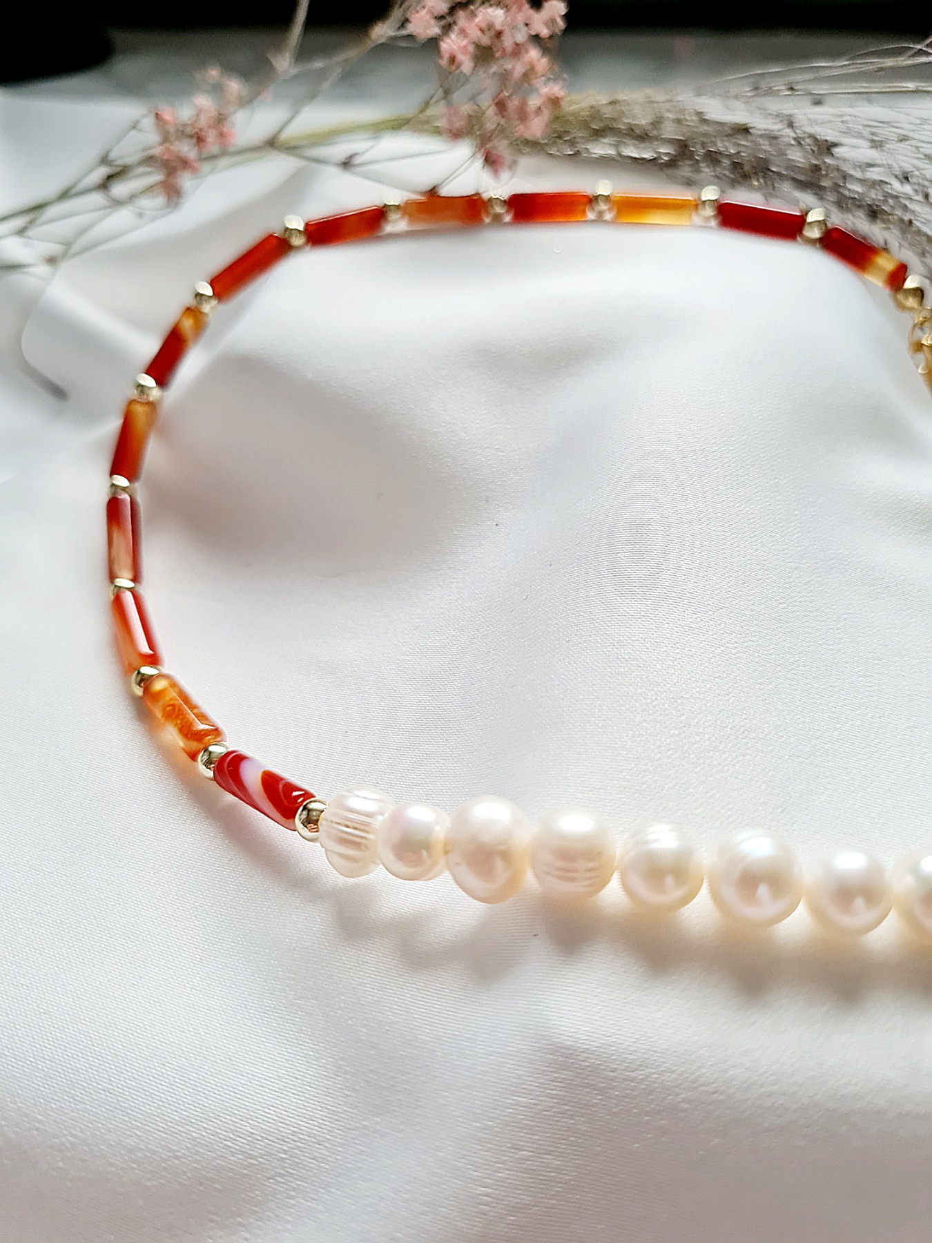 Halskette aus Achat-Tubes mit Süßwasser-Zucht-Perlen 9