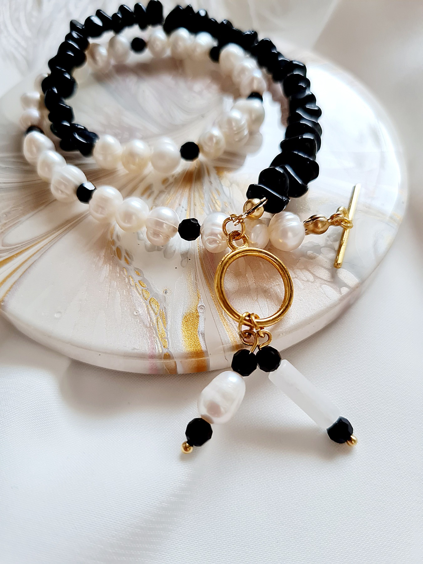 Halskette aus Süßwasser-Zuchtperlen Onyxsplitter edel hochwertige Materialien 3