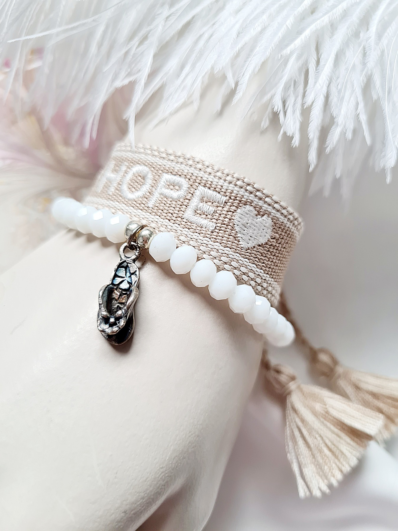 trendige Armbänder Stoff und Perlen Armbänder Accessoire für Frauen Modebewusste Frauen