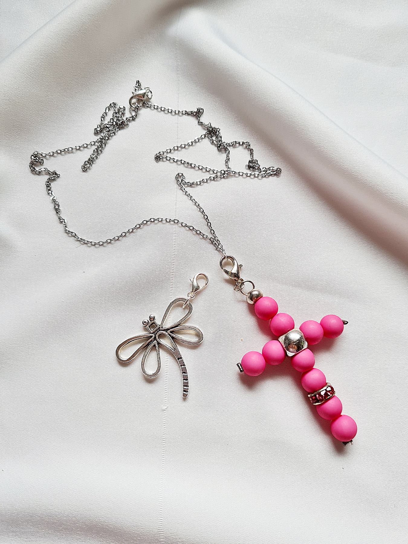 Halskette Gliederkette Kreuz-Anhänger Libellen-Anhänger pink 10