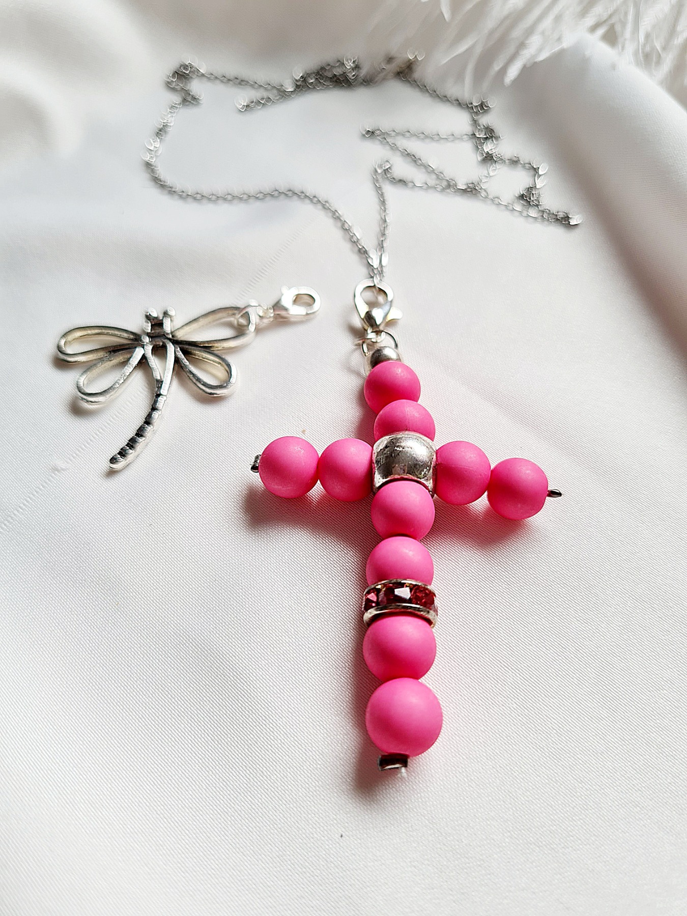 Halskette Gliederkette Kreuz-Anhänger Libellen-Anhänger pink