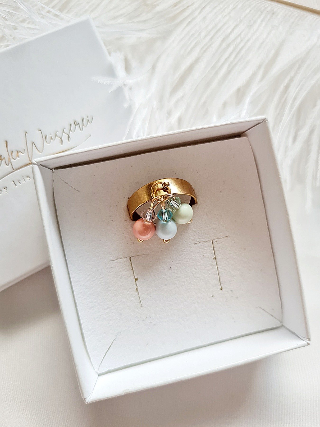 Goldfarbener Ring Metallring mit Preciosa Nacre Perle Luxuriöser Stil Auffälliges
