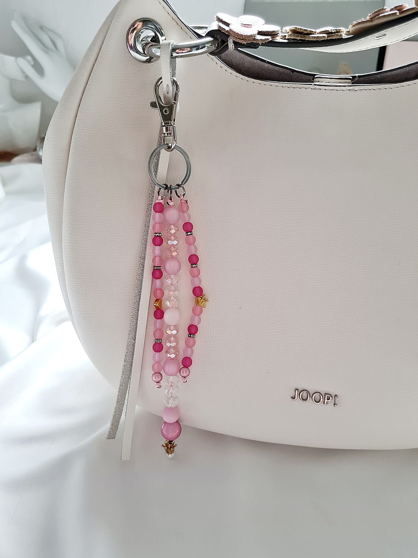 Taschenanhänger aus Perlen funkelnd einzigartig glamourös modisches Statement 9