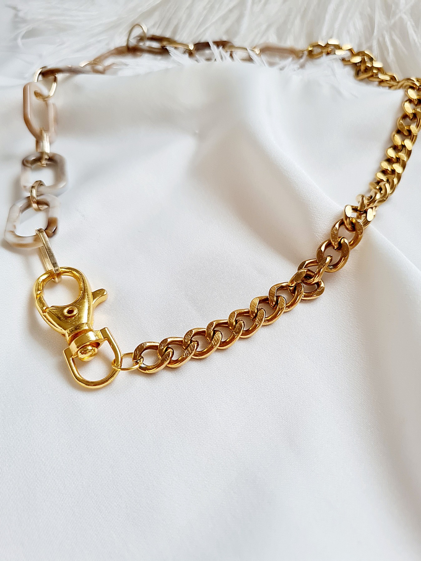 Halskette auffällig Acryl vergoldet Gliederkette 2