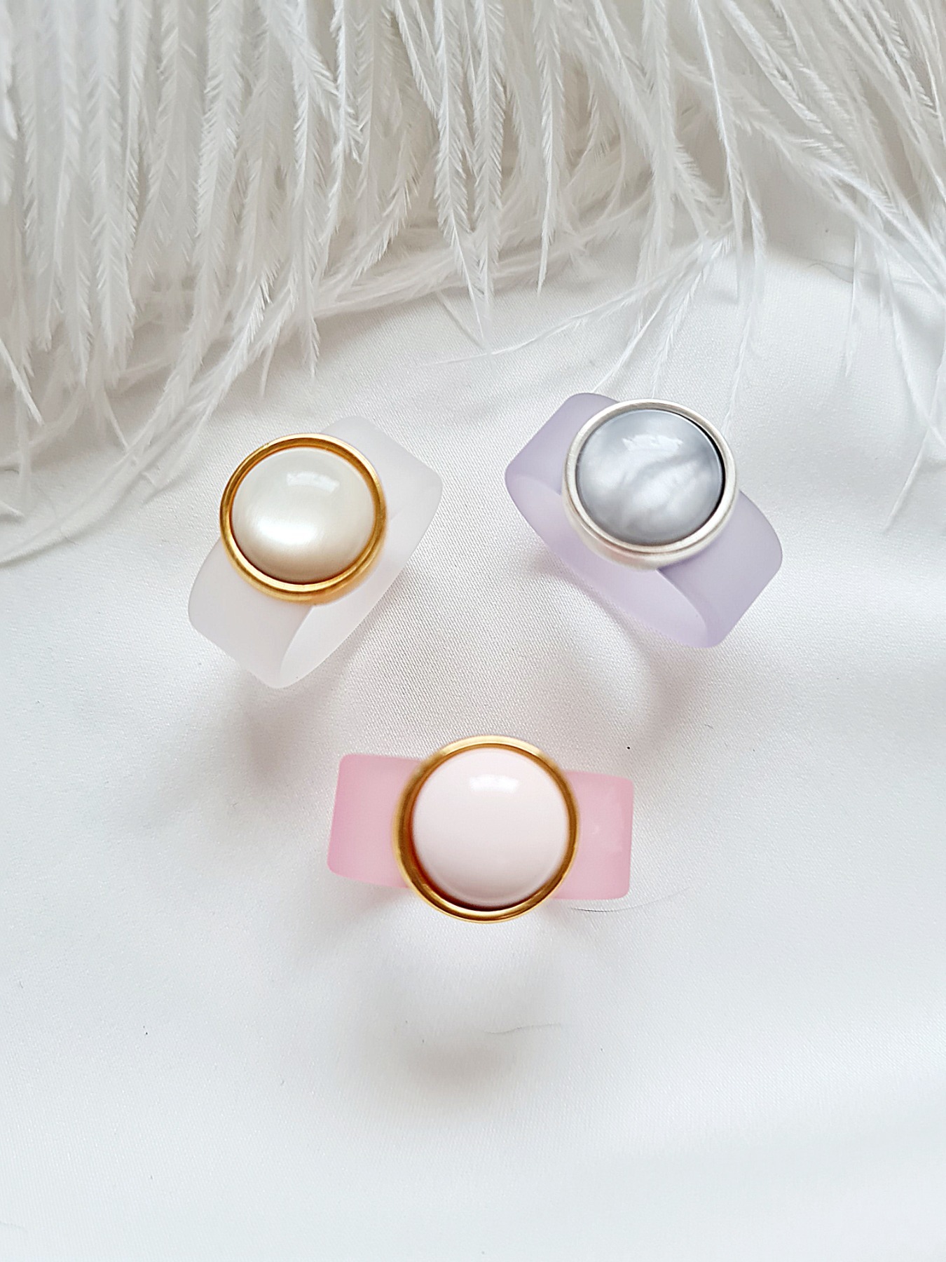 bunte Ringe wunderschöne Ringe Ringe aus PVC-Band Cabochonperlen einzigartiges Accessoire 6