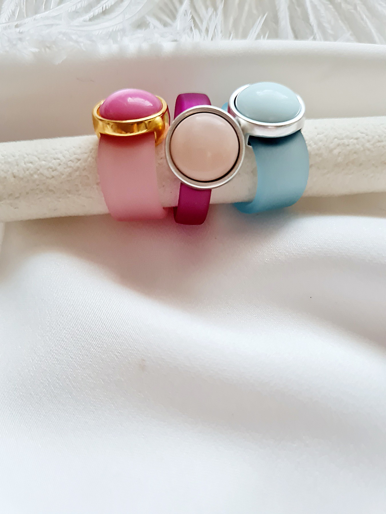 Ringe aus PVC Band mit Cabochonperle farbenfrohe Ringe wunderschöne Cabochonperlen