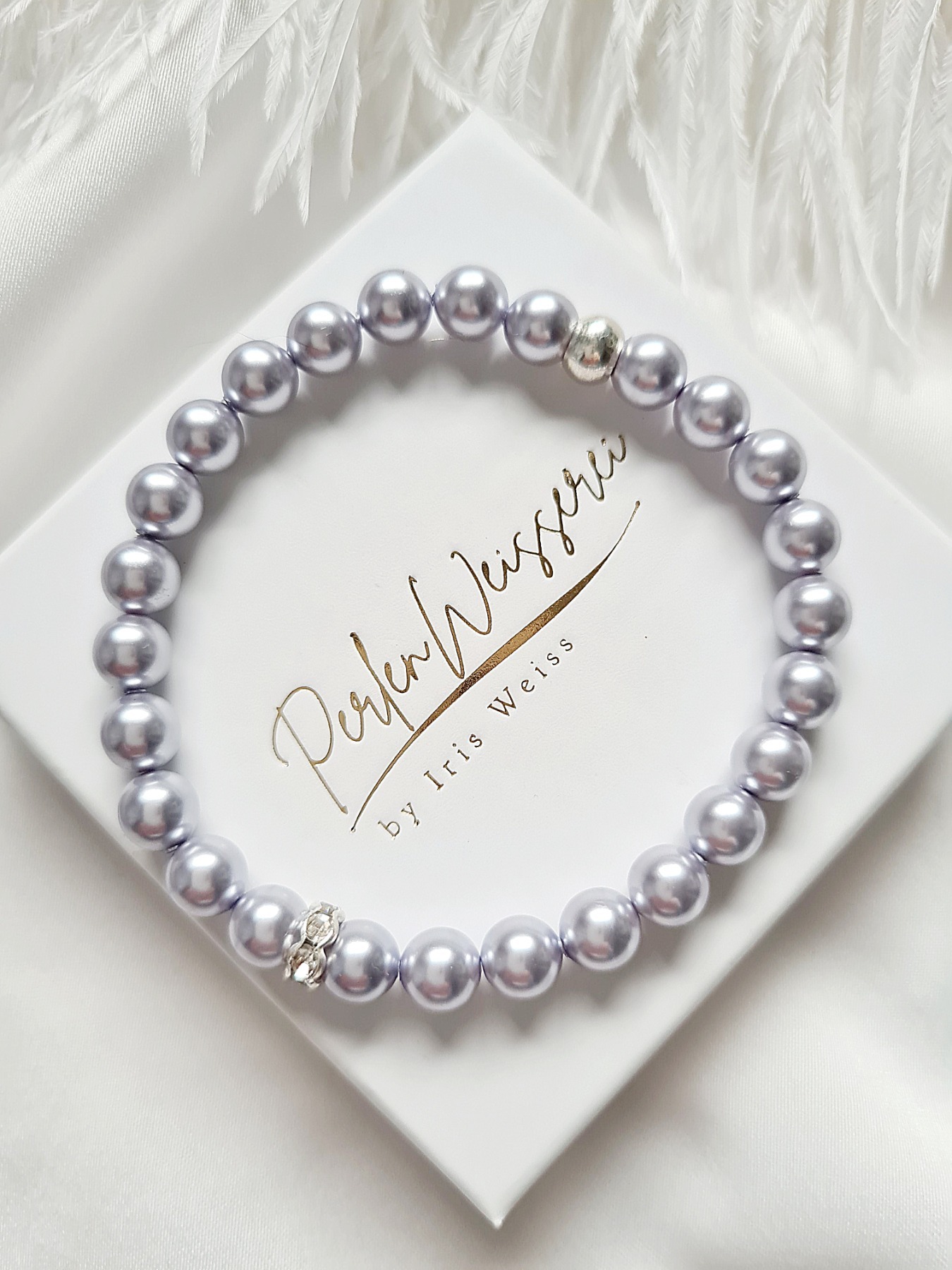 Stilvoller Armschmuck Preciosa Nacre Pearls eleganter Look Büro-Outfits Event-Outfits 2
