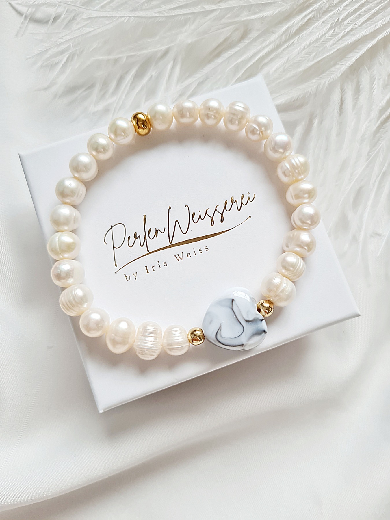 Süßwasserperlen-Armband Perlenarmband mit Keramikherz Eleganter Schmuck für Frauen 4