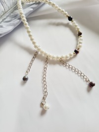 Halskette aus Glaswachsperlen