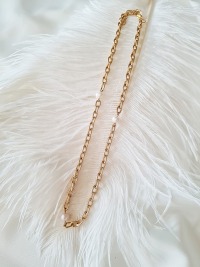 Halskette aus goldgarbener Gliederkette 8