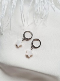Perlmutt-Ohrringe minimalistisches Design schimmernde Akzente 8