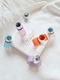 Funkelnder Ring PVC Band Preciosa Kristalle glamouröses Design einzigartiges Schmuckstück