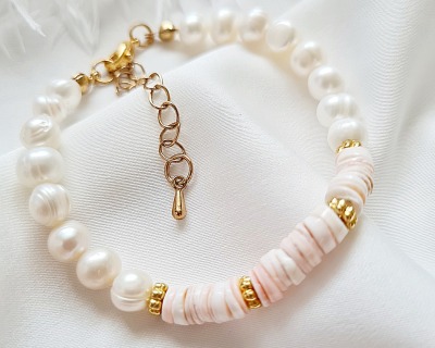 Armband aus Süßwasserperlen - verstellbar | Luano Shell Heishi Perlen | perfektes Accessoire
