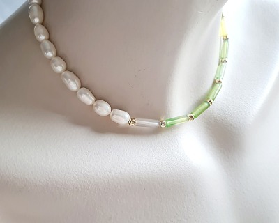 Halskette aus Süßwasser-Zucht-Perlen - Halskette aus Achat-Tubes mit Süßwasser-Zucht-Perlen