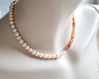 Halskette aus Achat-Tubes mit Süßwasser-Zucht-Perlen - Halsketten Mix aus Achat-Tubes und