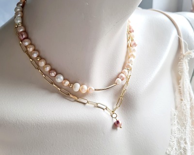 Halskette aus Edelstahl und Süßwasser-Zucht-Perlen - Halskette im Layering-Look aus 18k