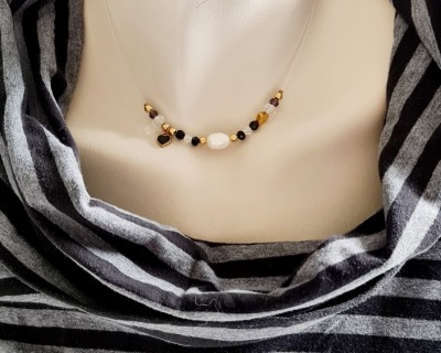 Halsketten aus stabilem Nylonband - Halsketten aus stabilem Nylonband mit verschiedenen Perlen-Mixen